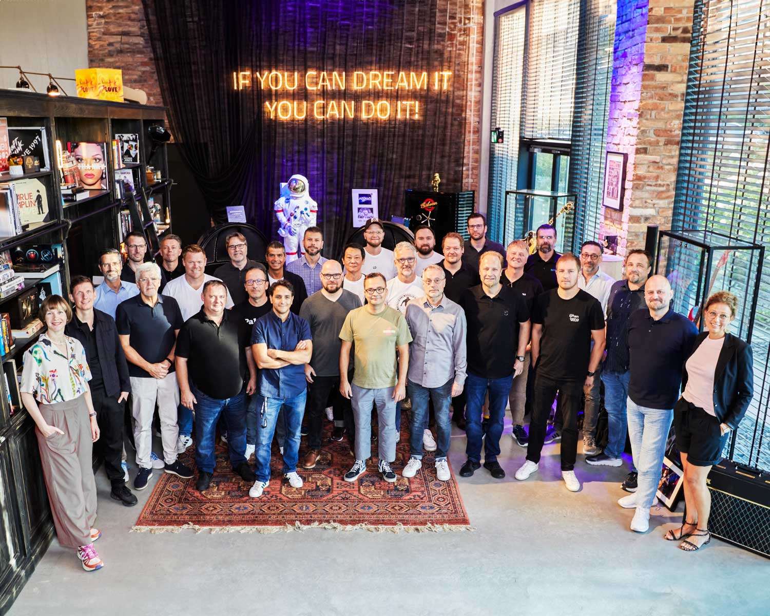 dbf adam hall integrated systems strategie 1